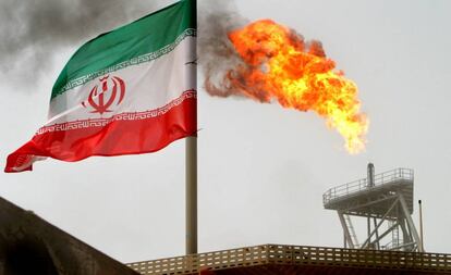 Pozo petrolífero en los campos de Soroush, en Irán.