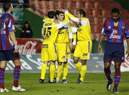 Los jugadores del Getafe celebran el gol