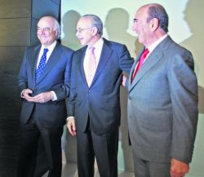 Emilio Bot&iacute;n junto a Isidro Fain&eacute; y Francisco Gonz&aacute;lez