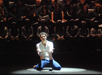 El bailarín argentino Iñaki Urlezaga actuará esta semana en el Teatro de Madrid con una sensual <i>Carmina Burana.</i>
