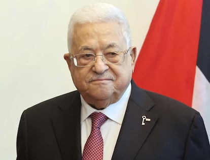 Mahmud Abás (1935). Político palestino. Presidente del Estado de Palestina y de su predecesor Autoridad Nacional Palestina, desde 2005. Estudió entre Siria y Egipto y entró en la OLP, formación que controla. Negacionista del Holocausto, otros le consideran un títere de Israel.