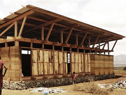 Arquitectos ampliando su profesión: 1- Bioconstrucción en Kenia