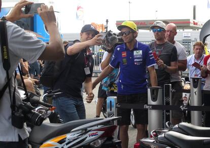 Valentino Rossi, a su entrada a la Comisión de Seguridad.