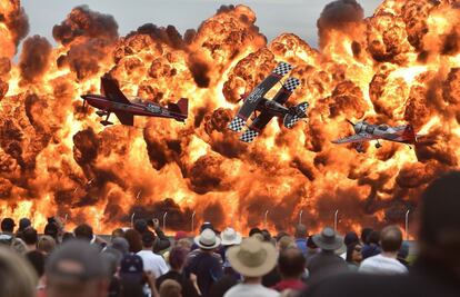 Primer día de exhibición de vuelo acrobático en el Australian International Airshow en el aeródromo Avalon en Melbourne, Australia.