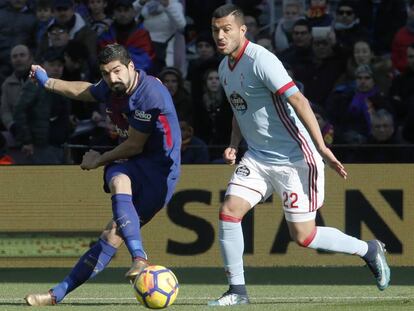 Suárez dispara davant la pressió de Cabral.