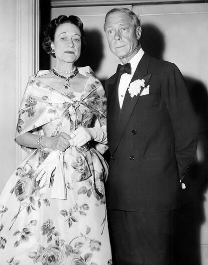 El exrey Eduardo VIII de Inglaterra y su esposa, Wallis Simpson, en una cena en el hotel Waldorf Astoria en septiembre de 1957.