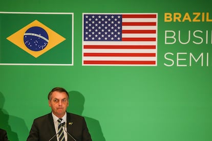 Jair Bolsonaro fala para empresários durante evento em Miami em 9 de março.