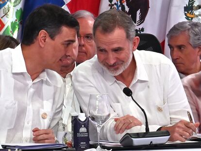 Felipe VI y Pedro Sánchez, en la XXVIII Cumbre Iberoamericana de Jefes de Estado y de Gobierno, en Santo Domingo (República Dominicana).