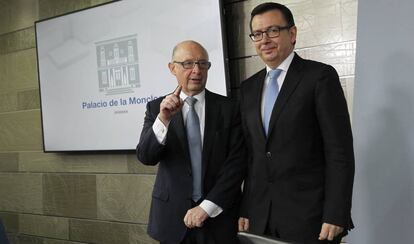 El ministro de Hacienda, Cristóbal Montoro y el de Economía, Román Escolano.