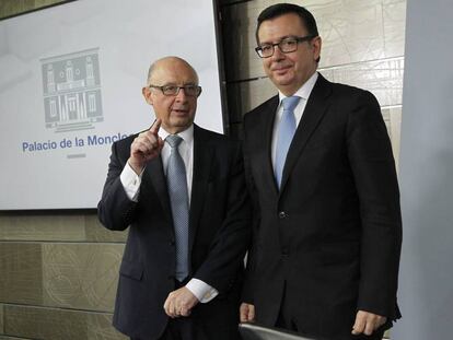 El ministro de Hacienda, Cristóbal Montoro y el de Economía, Román Escolano.