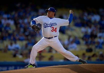  Los Dodgers retiraron el número 34 que Valenzuela hizo famoso gracias a su brazo izquierdo. 