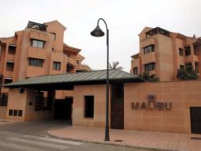 Apartamentos en primera línea de playa en la localidad malagueña de Marbella. EFE/Archivo