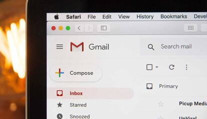 Logo Gmail en un tablet