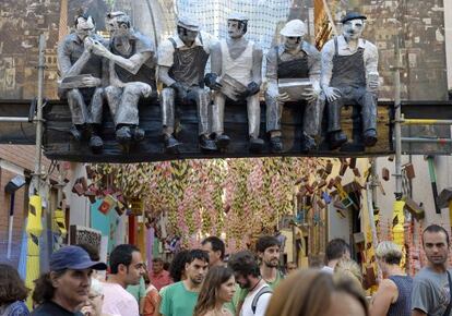 Una de las obras que decoran el barrio barcelonés de Gràcia.