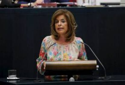 ESPAÑA MADRID DEBATE CIUDAD:NAC08. MADRID, 08/06/2012.- La alcaldesa de Madrid, Ana Botella, durante el discurso con el que ha abierto hoy el debate sobre el estado de la ciudad, en el que ha anunciado que el Ayuntamiento pondrá 200 pisos de la Empresa Municipal de la Vivienda y Suelo a disposición de entidades que las cedan a familias desahuciadas de sus casas o en riesgo de exclusión social mediante alquileres baratos. EFE/Juan Carlos Hidalgo