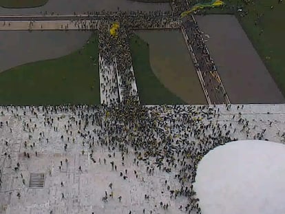 Una imagen aérea del asalto al Congreso brasileño, en Brasilia, 8 de enero de 2023.