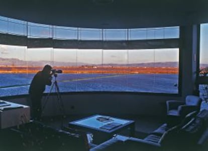 Sala de estar-mirador del hotel Marjal Allotjaments, en Poblenou del Delta (Tarragona).