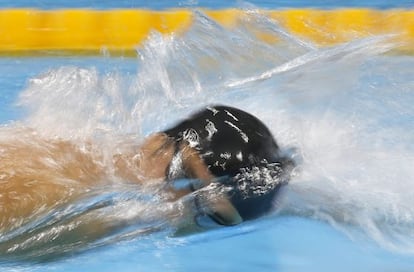 Michael Phelps, durante la carrera de los 4x2oo libre, en la que consigui&oacute; el oro y su 19&ordf; medalla ol&iacute;mpica. 