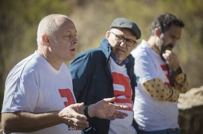 Las propuestas, detallan, se han elaborado “sin ideologías” y mediante la observación sobre el terreno de los problemas endémicos de las áreas a las que pertenecen. En primer plano, Antonio Saz, representante de Teruel Existe, partido que ha animado a otros colectivos similares a concurrir a los comicios para luchar por esos derechos que sienten perdidos.