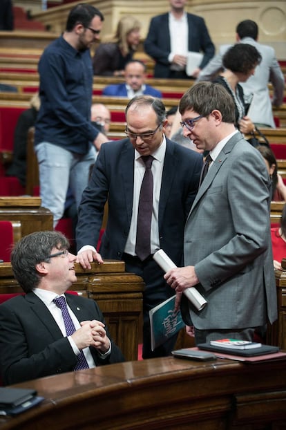 De izquierda a derecha,Carles Puigdemont, Jordi Turull y Carles Mundó.