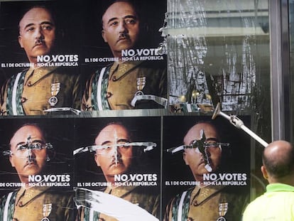 Ciudades catalanas amanecieron con carteles con la imagen de Franco y el lema &quot;No votes el 1 de octubre. No a la rep&uacute;blica&quot;.