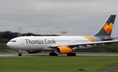 Un avión de Thomas Cook, en el aeropuerto de Manchester.