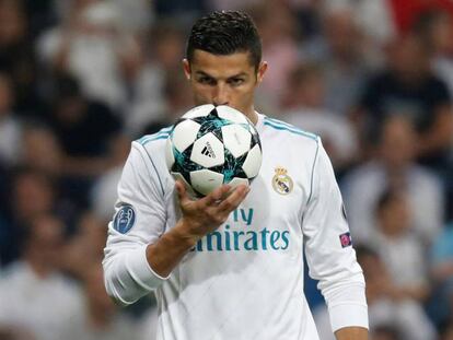 Cristiano Ronaldo durante el encuentro entre el Real Madrid y el Apoel