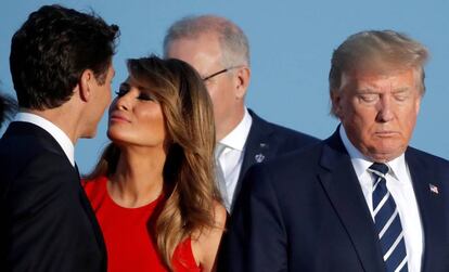 Melania Trump, junto a su marido, saluda al primer ministro de Canadá, Justin Trudeau.