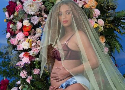 Beyoncé, grávida, em sua conta de Instagram.