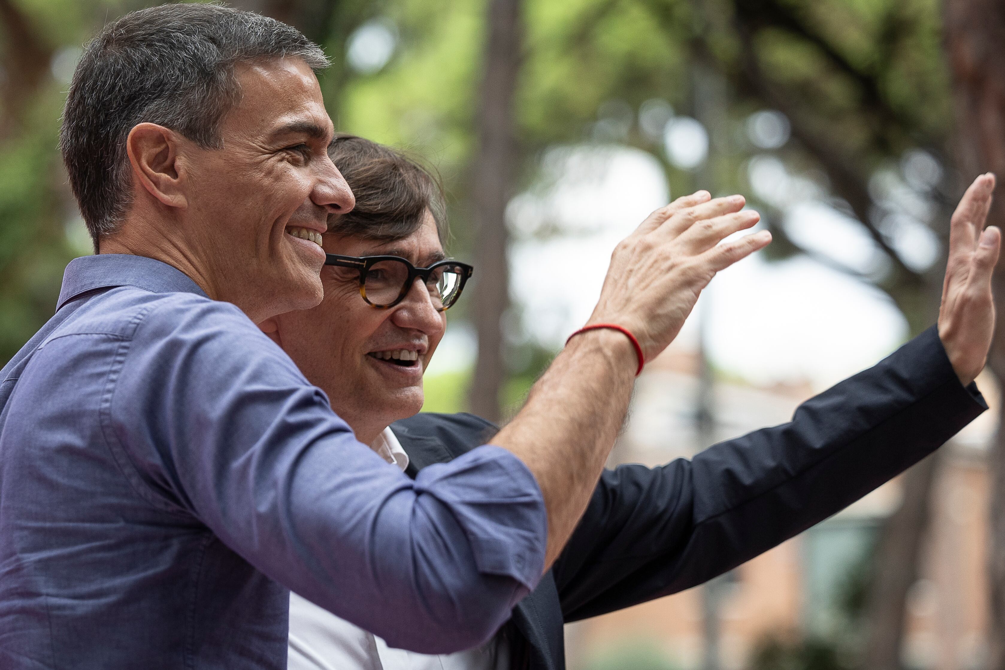El Presidente del Gobierno, Pedro Sánchez, y presidente de la Generalitat, Salvador Illa, en la pasada Fiesta de la Rosa. 