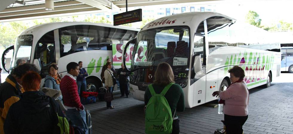 La huelga de autobuses se mantiene este lunes ante la falta de acuerdo sobre las jubilaciones anticipadas