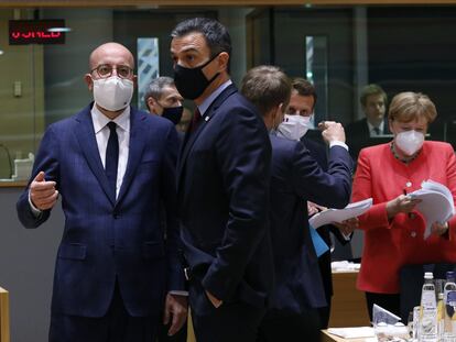 El presidente del Consejo europeo, Charles Michel , y el presidente de España, Pedro Sánchez, en julio en Bruselas.