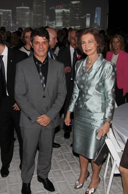 Alejandro Sanz y la Reina Sofía, el 10 de octubre de 2011 en Miami