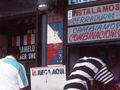 Cerrajería de Miami con el cartel en español.