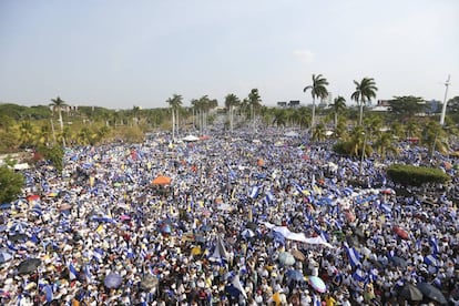 Milhares de pessoas no protesto de sábado em Manágua.