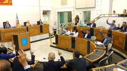 Imagen de un pleno de la Diputación de Alicante.