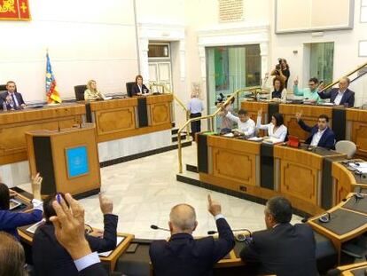 Imagen de un pleno de la Diputaci&oacute;n de Alicante.