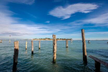 Vista de la isla-cementerio de San Michele, al norte de Venecia, donde están enterrados muchos de los grandes literatos del siglo XX.