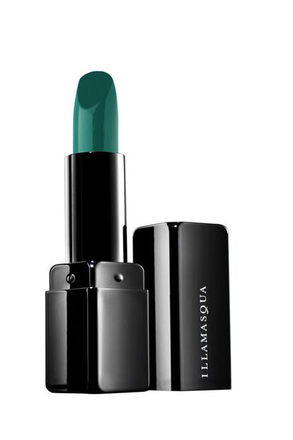 ¿Verde? Sí, esta barra de labios de Illamasqua es de su nueva colección de primavera verano y el nombre del color es Apocolips, un turquesa intenso maravilloso.