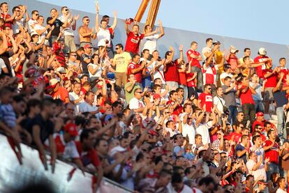 Marcelino : "Tenemos que estar orgullosos de los futbolistas y de la afición. Cuando nos quedamos con nueve y con 10 la afición se volcó con su equipo para ayudarnos", Negredo: " La grada de ha estado de 10, nos ha llevado en volandas y cuando las fuerzas no te acompañan, empujan".