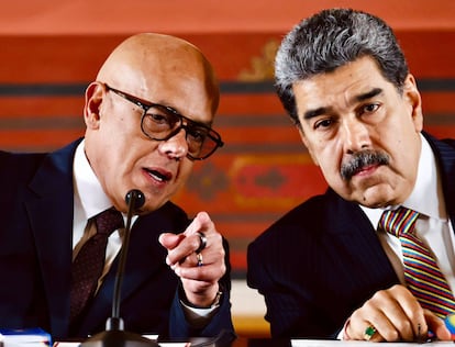 Jorge Rodríguez y Maduro en la Asamblea nacional el 22 de agosto.