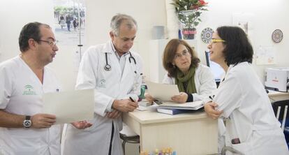 Internistas y médicos de cabecera en la Unidad Clínica de Atención Médica Integral (Ucami), en Sevilla.