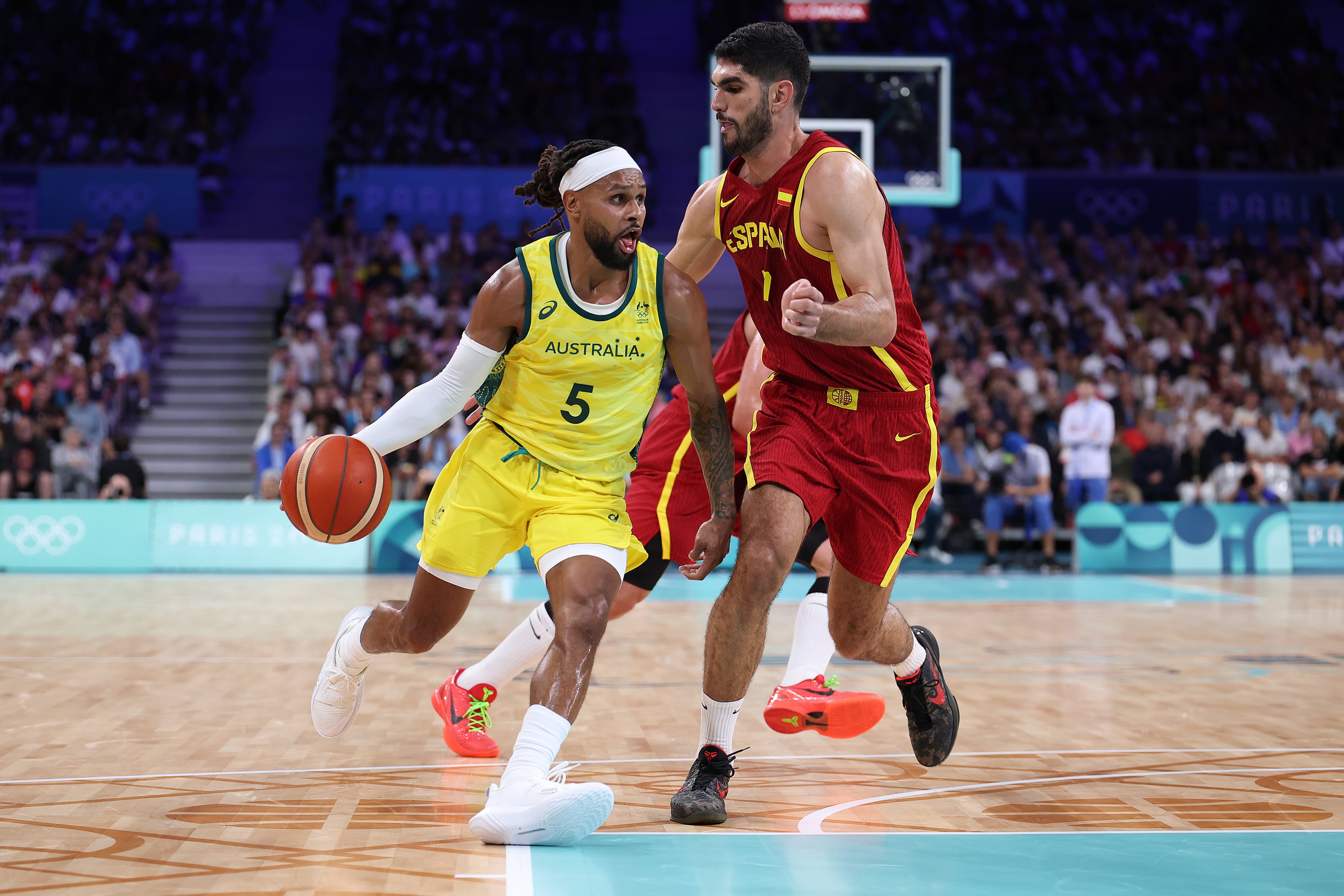 Australia derrumba a España en el arranque del baloncesto 