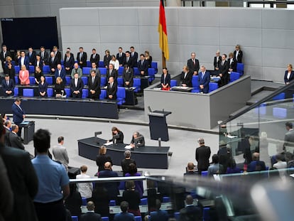 Minuto de silencio en el Bundestag este miércoles por el asesinato de un policía en Mannheim.