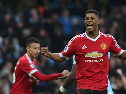 Marcus Rashford celebra el &uacute;nico gol del derbi de Manchester.