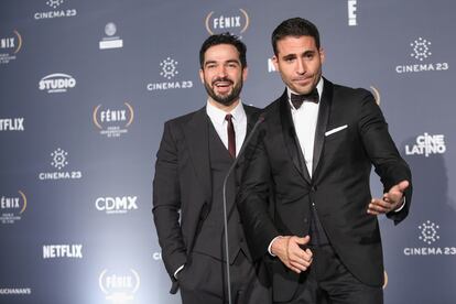 Alfonso Herrera y Miguel Angel Silvestre en la gala de los Premios Iberoamericanos de Cine Fenix 2015.