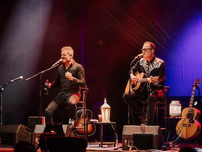 Los miembros de M-Clan, Carlos Tarque (izquierda) y Ricardo Ruipérez (derecha), en el Teatro Circo Price.