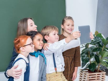 ¿Puede el colegio publicar fotos de mi hijo?