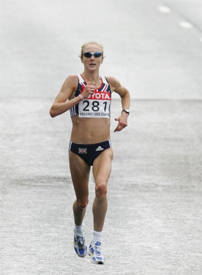 La atleta británica Paula Radcliffe durante el maratón femenino del Mundial de Atletismo de Helsinki , prueba en la que consiguió el oro.