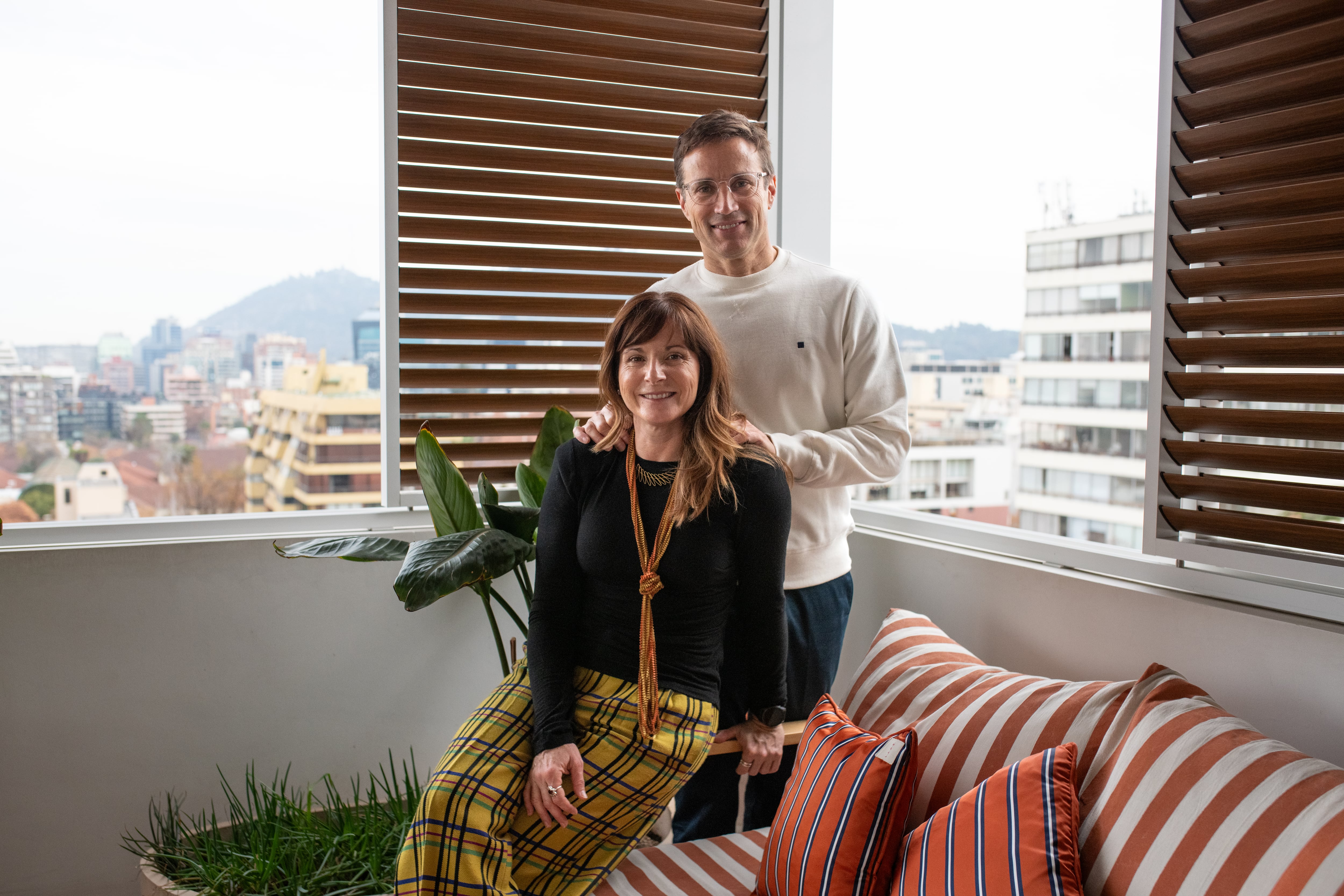 De Silicon Valley a La Pintana: científicos chilenos enseñan IA y programación a madres jóvenes